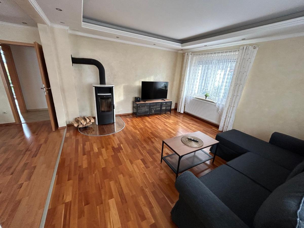 Apartment Wohnen In Der Aber Trotzdem Stadtnah. *